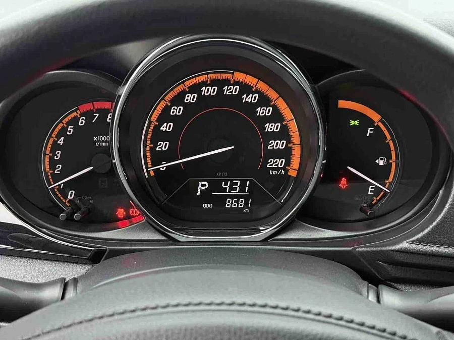 Toyota Yaris, 2023г., передний привод, вариатор