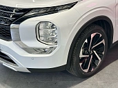 Mitsubishi Outlander, 2023г., передний привод, вариатор