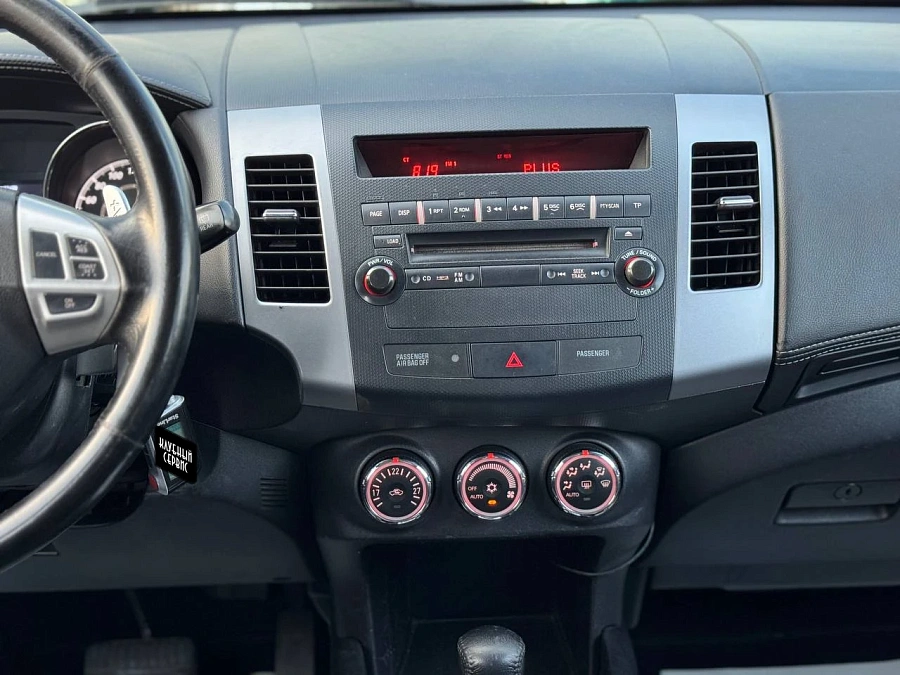 Peugeot 4007, 2011г., полный привод, вариатор