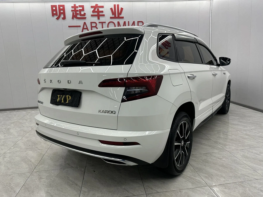 Skoda Karoq, 2021г., передний привод, автомат