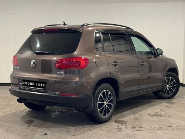 Volkswagen Tiguan, 2015г, передний привод, механика