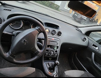 Peugeot 308, 2010г, передний привод, механика