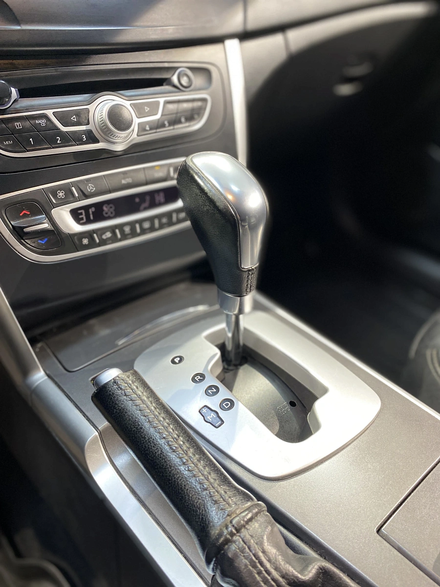 Renault Latitude, 2010г., передний привод, вариатор