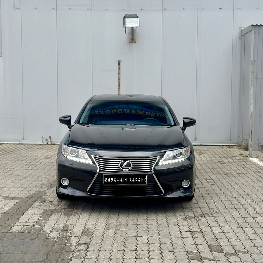 Lexus ES, 2015г., передний привод, автомат