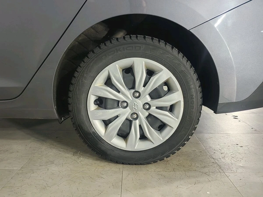 Hyundai Solaris, 2021г., передний привод, автомат