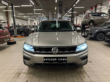 Volkswagen Tiguan, 2018г, полный привод, робот