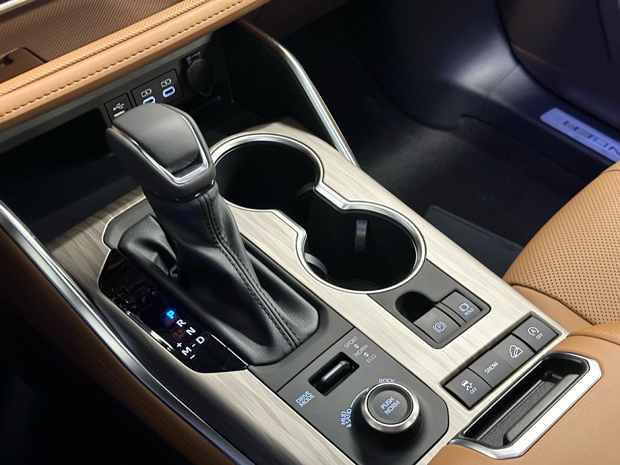 Toyota Highlander, 2025г., полный привод, автомат
