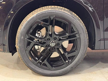 Volkswagen Tiguan, 2025г, полный привод, робот