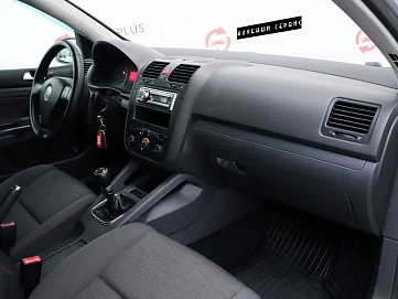 Volkswagen Golf, 2006г, передний привод, механика