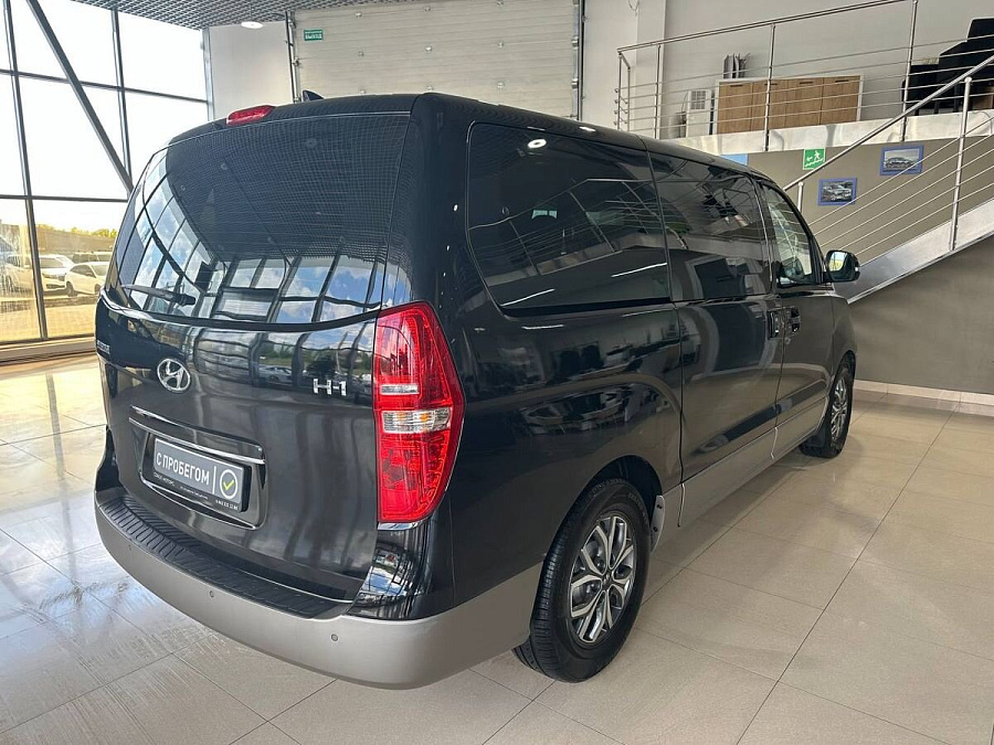 Hyundai , 2018г., задний привод, автомат