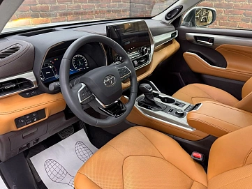 Toyota Highlander, 2025г, полный привод, автомат