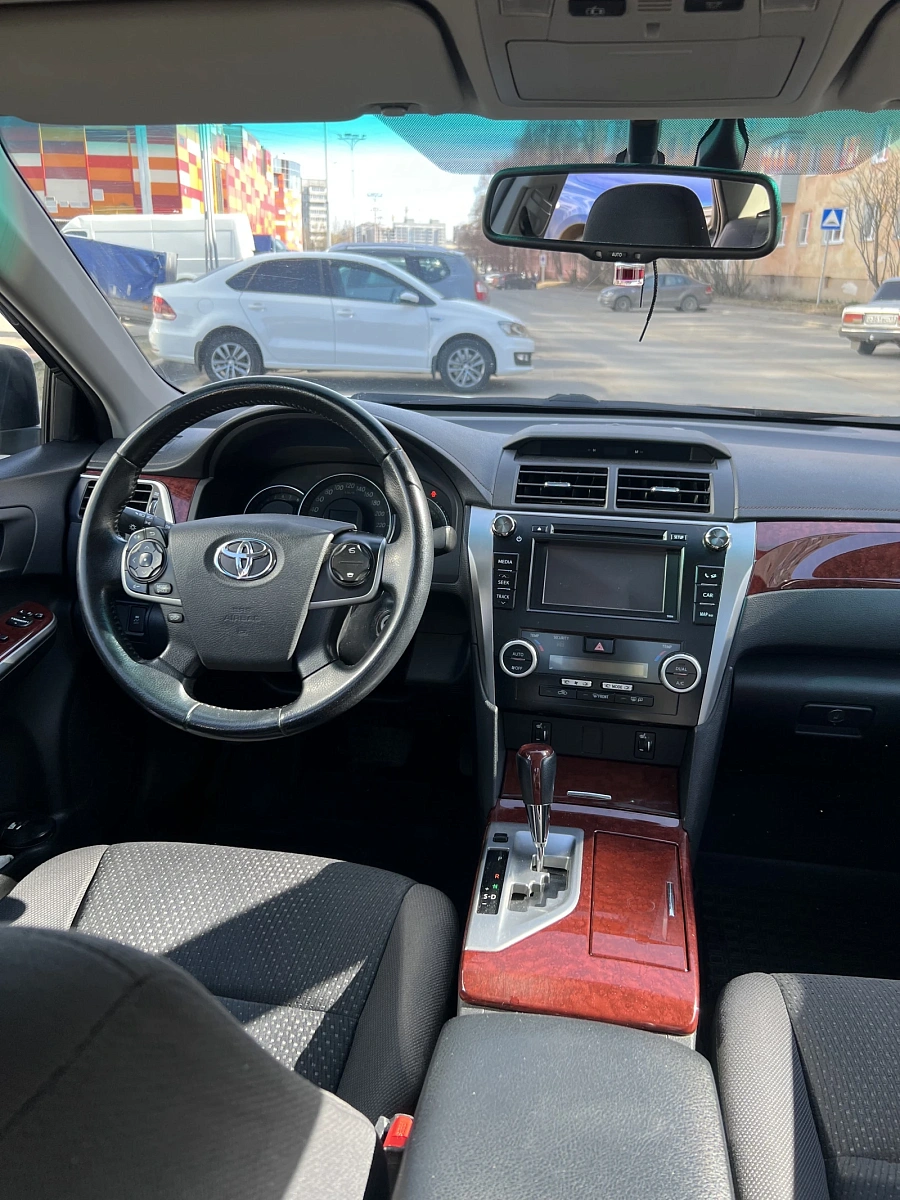 Toyota Camry, 2013г., передний привод, автомат