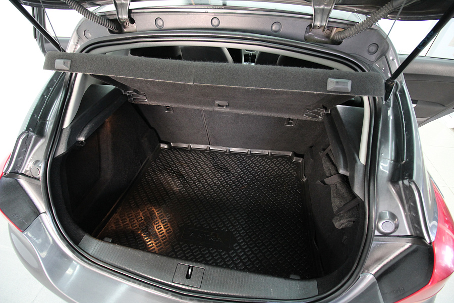 Opel Astra, 2012г., передний привод, автомат