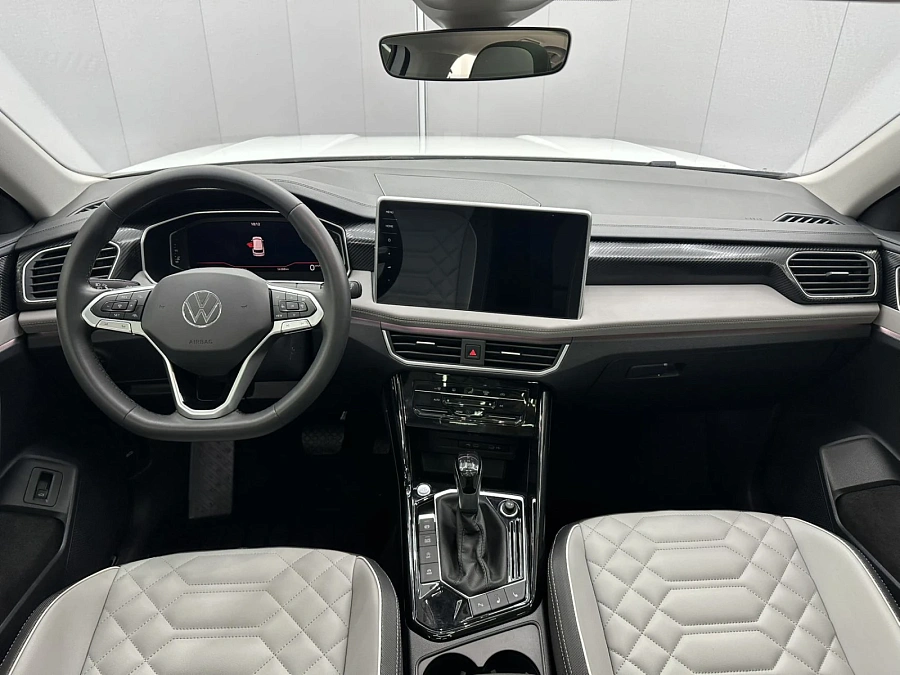 Volkswagen Tayron, 2022г., передний привод, робот
