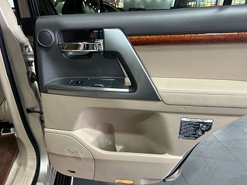 Toyota Land Cruiser, 2012г, передний привод, автомат