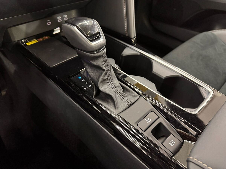 Toyota Camry, 2024г., передний привод, вариатор