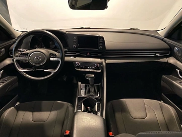 Hyundai Elantra, 2021г, передний привод, автомат