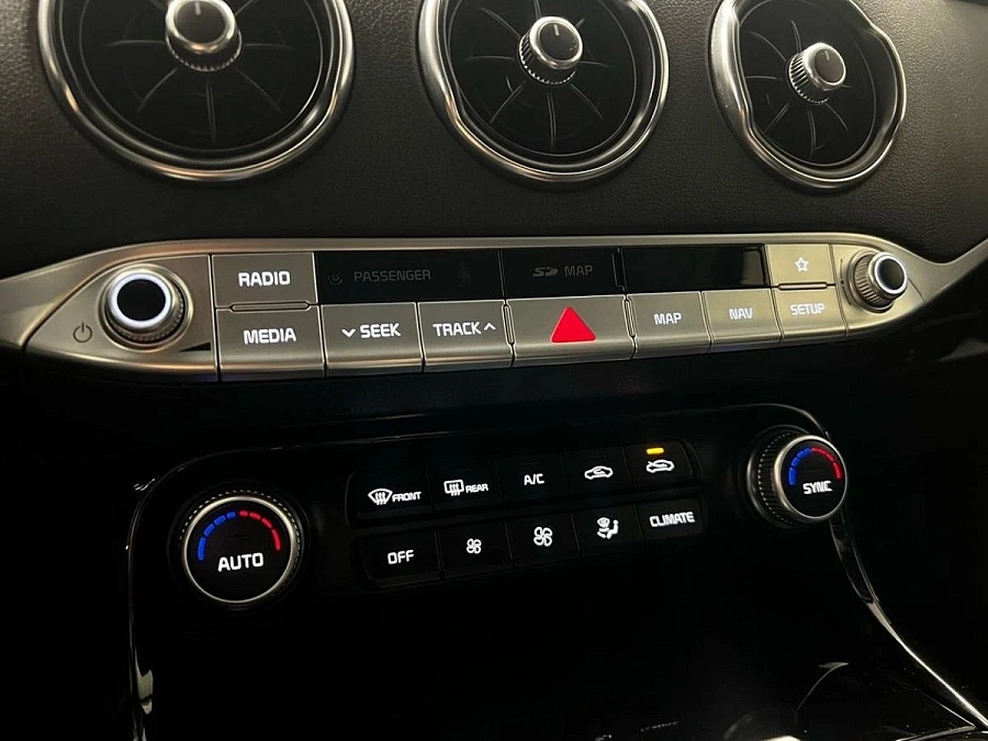 Kia Stinger, 2019г., передний привод, автомат