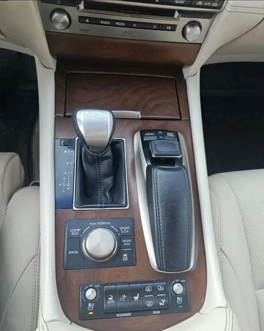 Lexus LS, 2014г., полный привод, автомат