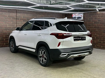 Kia Seltos, 2022г, передний привод, автомат