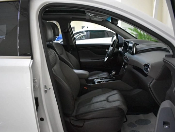 Hyundai Santa Fe, 2019г, передний привод, автомат