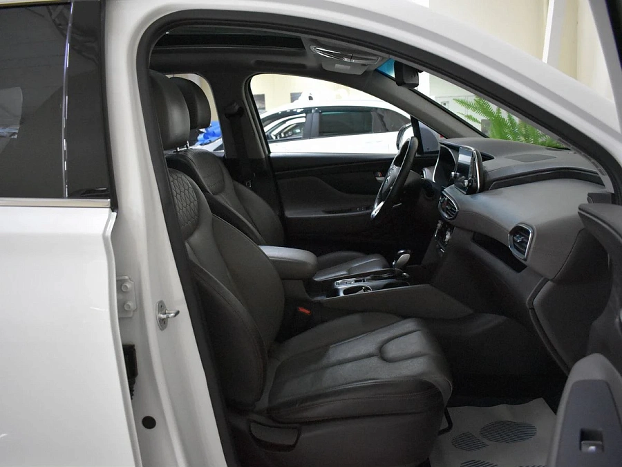 Hyundai Santa Fe, 2019г., передний привод, автомат