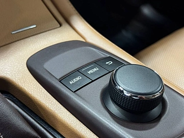 Lexus ES, 2017г, передний привод, автомат