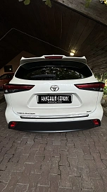Toyota Highlander, 2021г, полный привод, автомат