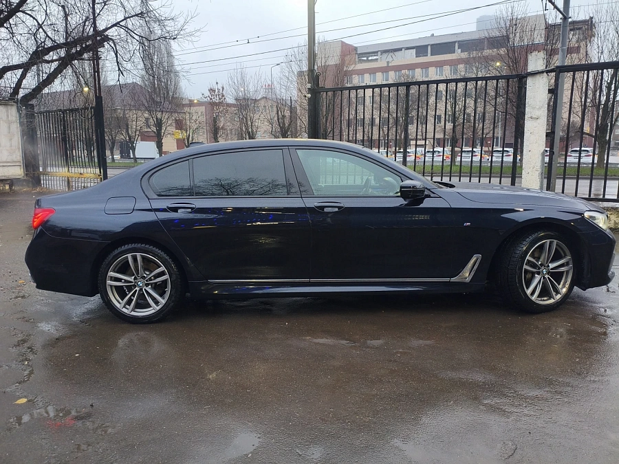 BMW 7 серии, 2017г., полный привод, автомат