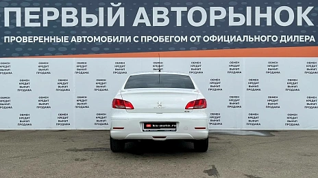 Peugeot 408, 2013г., передний привод, механика
