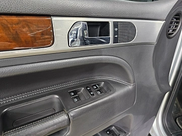 Volkswagen Touareg, 2008г, полный привод, автомат