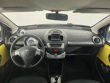 Peugeot 107, 2012г, передний привод, робот