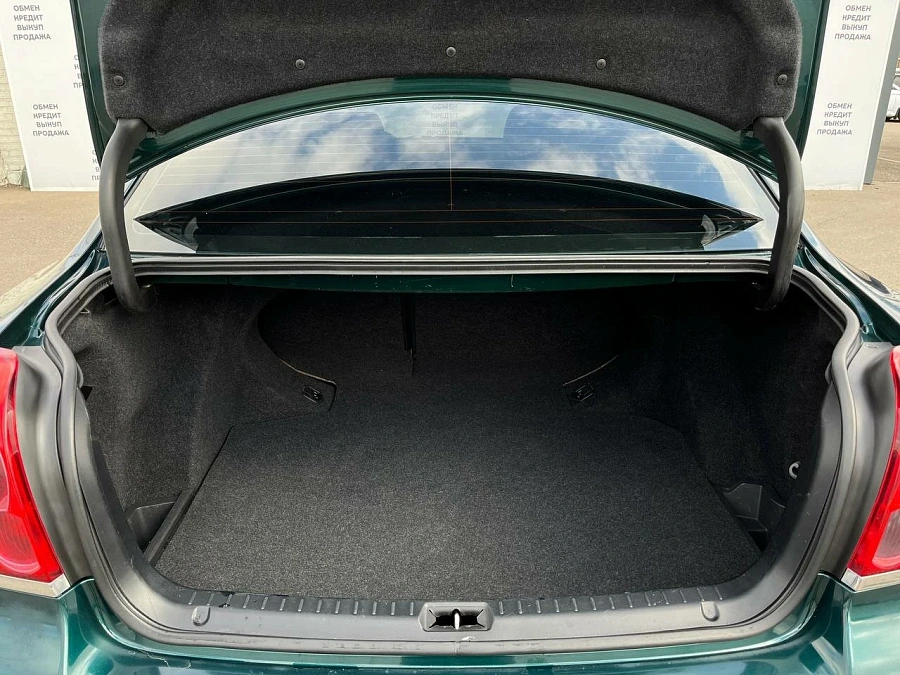 Toyota Avensis, 2005г., передний привод, автомат