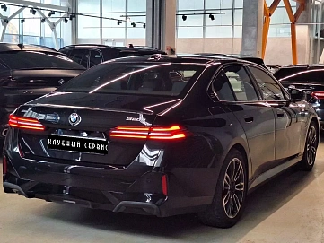 BMW 5 серии, 2023г, полный привод, автомат