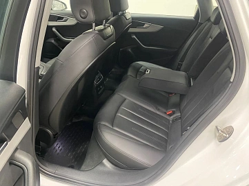 Audi A4, 2020г, передний привод, робот