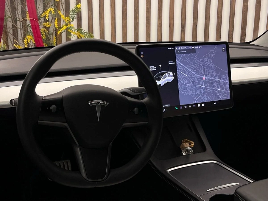 Tesla Model 3, 2021г., полный привод, автомат