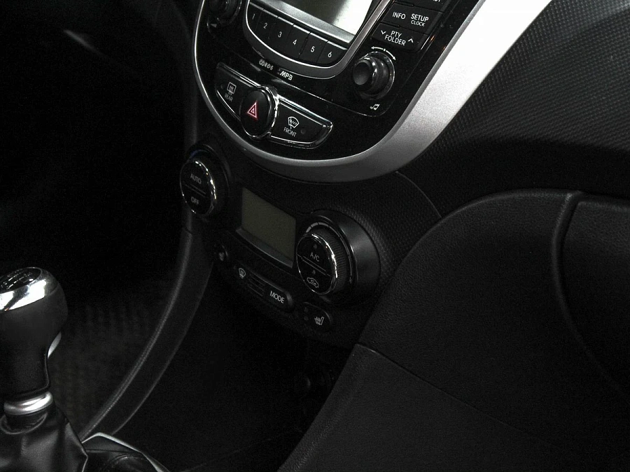 Hyundai Solaris, 2011г., передний привод, механика