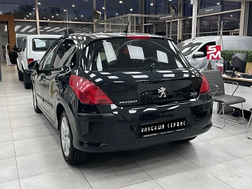 Peugeot 308, 2008г, передний привод, механика