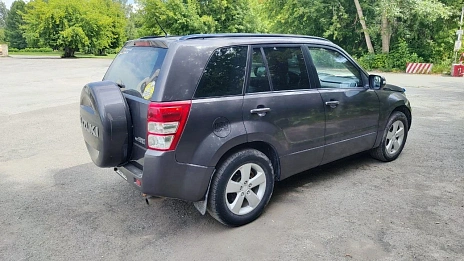Suzuki Grand Vitara, 2010г, задний привод, автомат