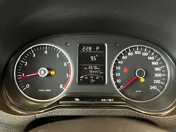 Volkswagen Polo, 2010г, передний привод, робот