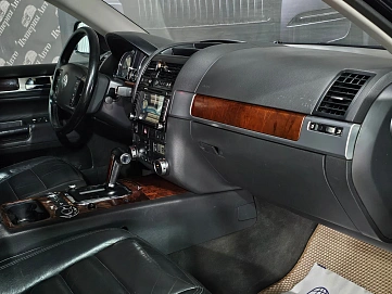 Volkswagen Touareg, 2005г., полный привод, автомат