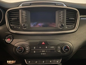 Kia Sorento, 2015г, передний привод, автомат