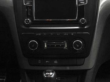 Skoda Yeti, 2015г, полный привод, робот