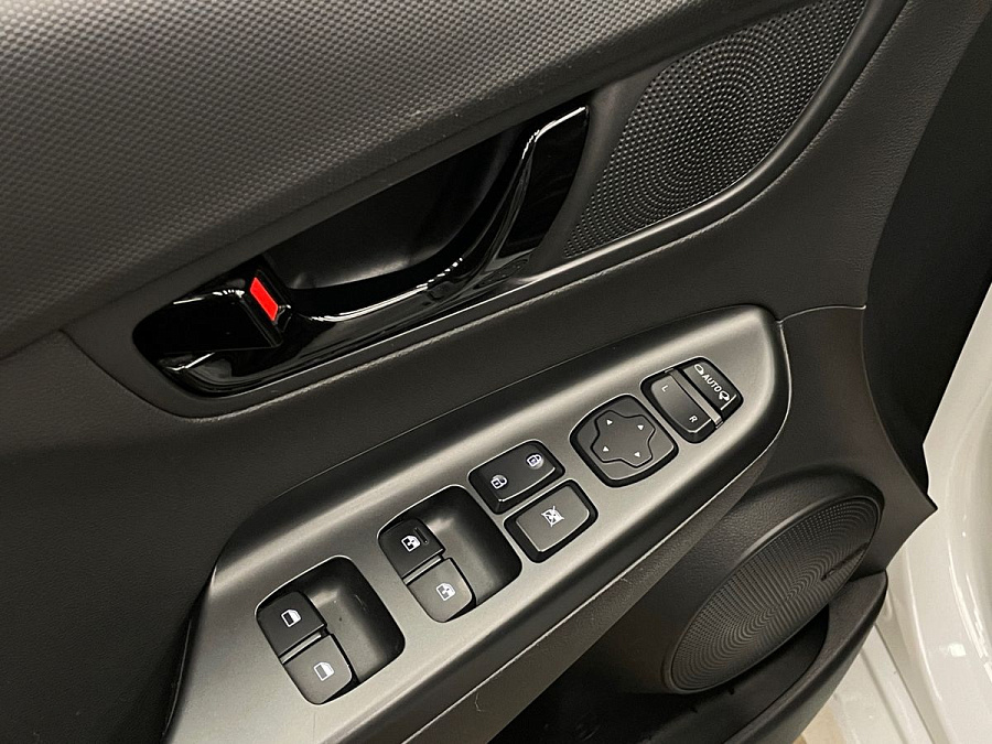 Hyundai Kona, 2018г., передний привод, робот