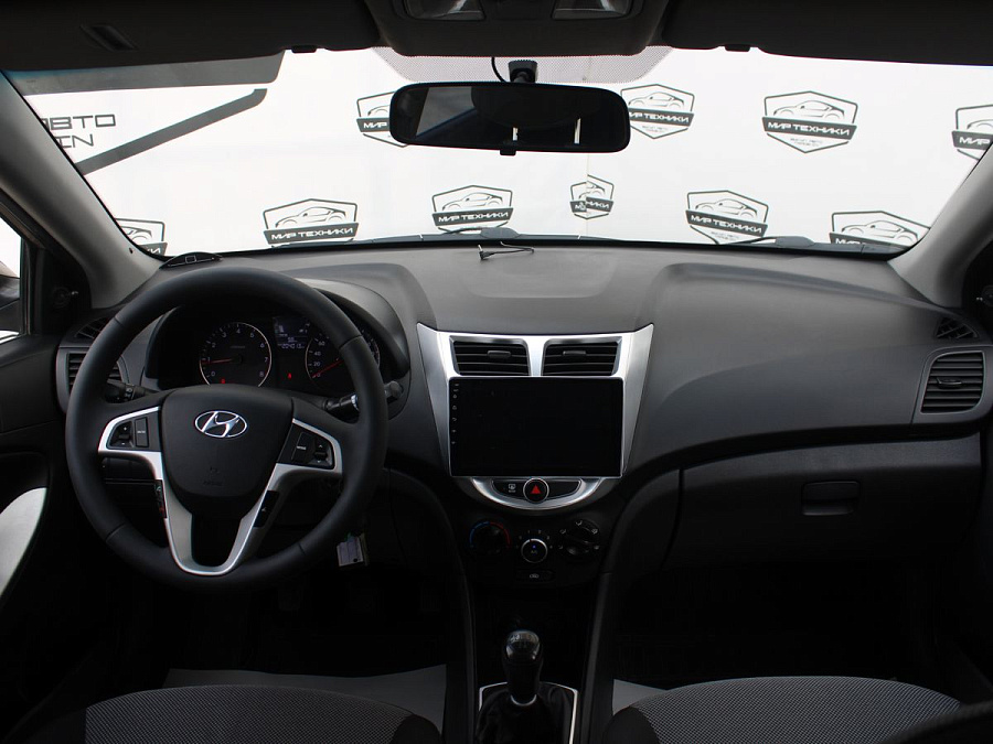Hyundai Solaris, 2011г., передний привод, механика