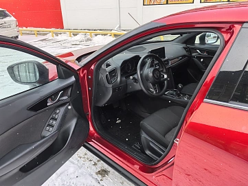 Mazda CX-4, 2023г, передний привод, автомат