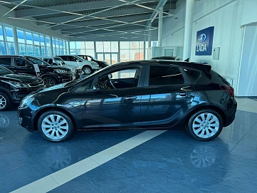 Opel Astra, 2012г, передний привод, автомат