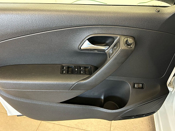 Volkswagen Polo, 2016г, передний привод, механика