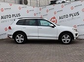Volkswagen Touareg, 2015г., полный привод, автомат