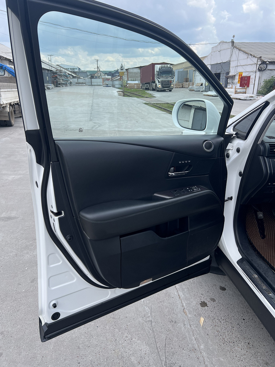 Lexus RX, 2014г., передний привод, автомат
